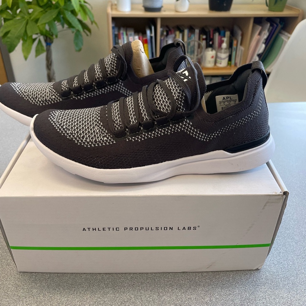 APL Black and Gray Techloom Breeze